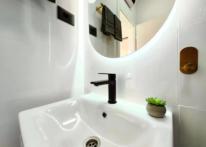 Διαμέρισμα & Fjok *